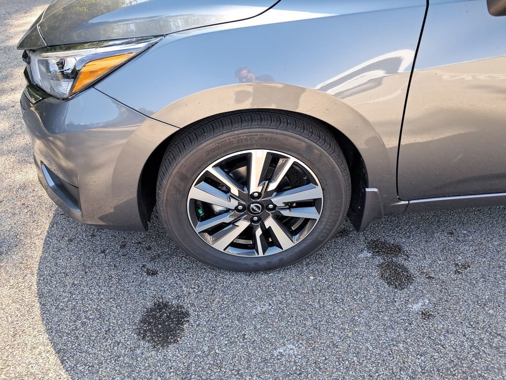 2025 Nissan Versa 1.6 SV photo 25