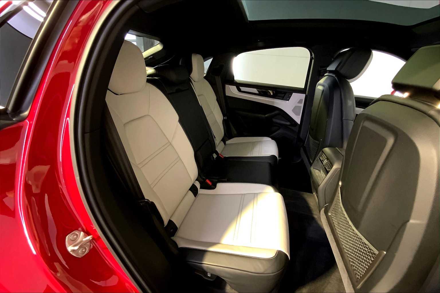 2024 Porsche Cayenne S Coupe photo 19