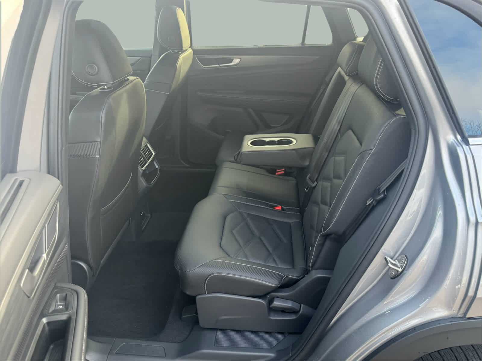 2025 Volkswagen Atlas Cross Sport SE Technology photo 30