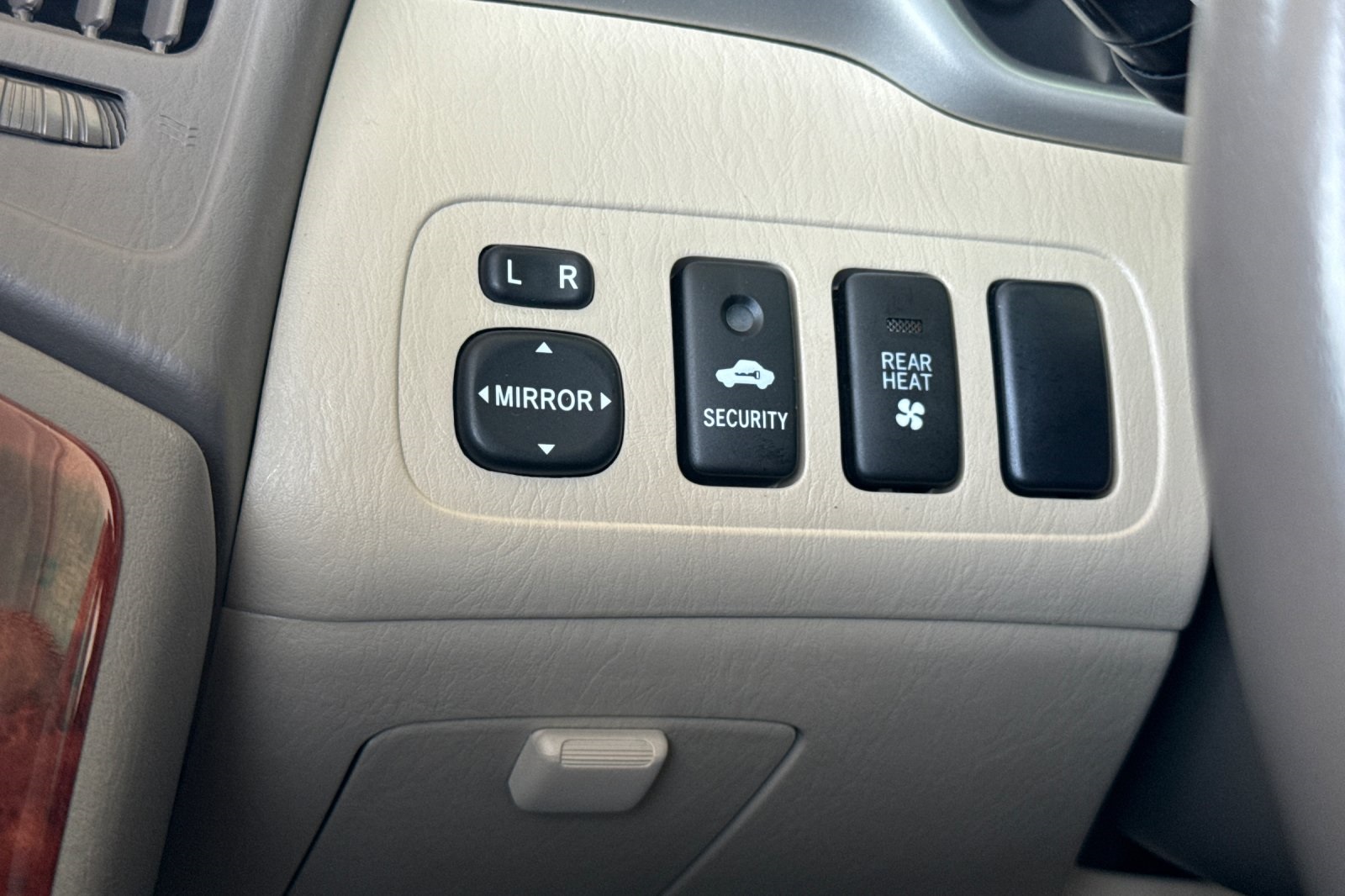 2005 Toyota Highlander Limited photo 28