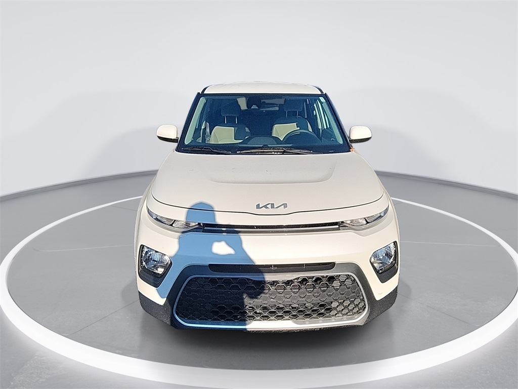 2022 Kia Soul LX photo 2