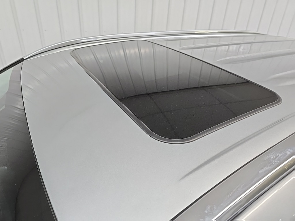 2021 Toyota Highlander XLE photo 10