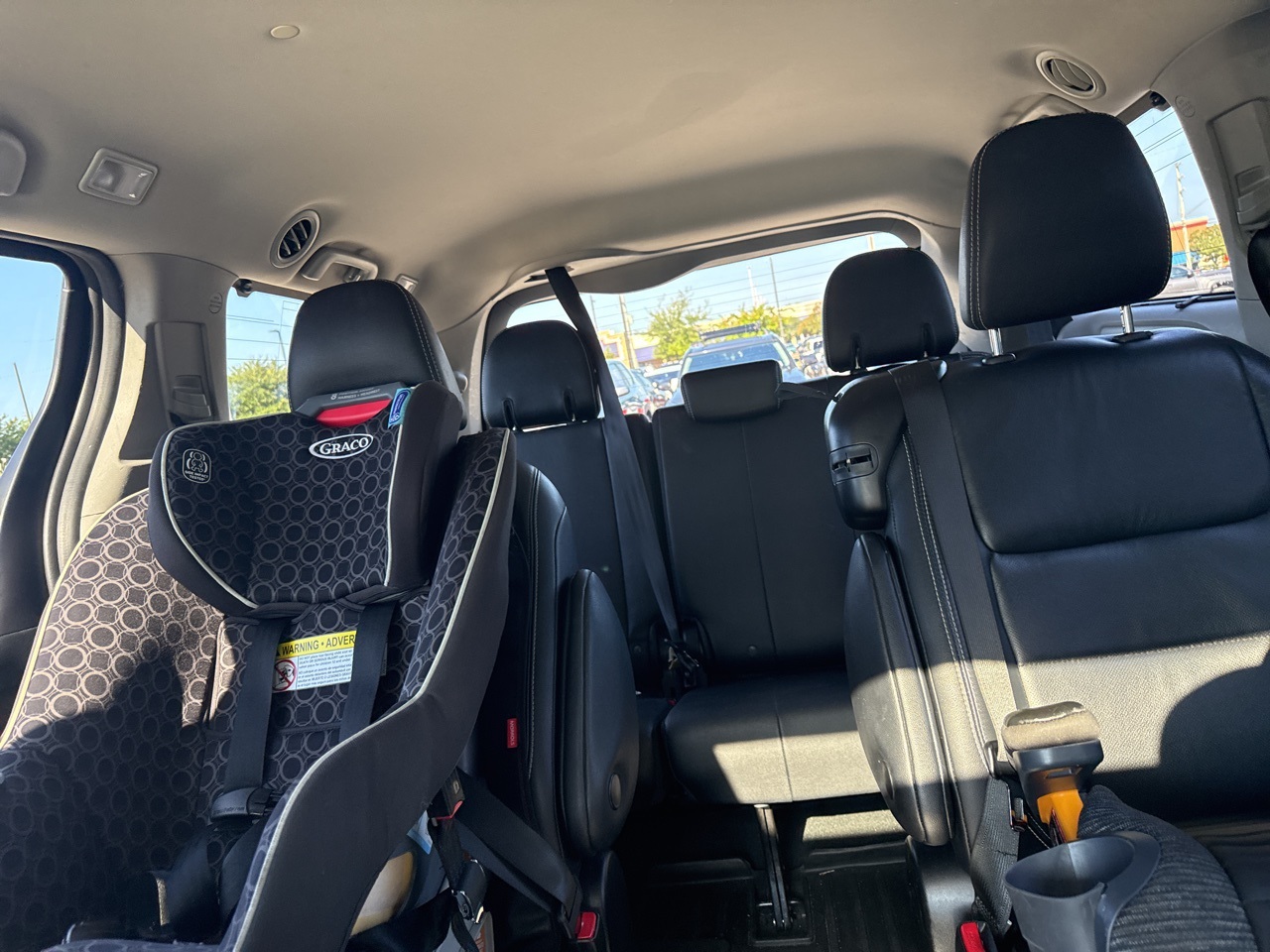 2019 Toyota Sienna SE Premium photo 10