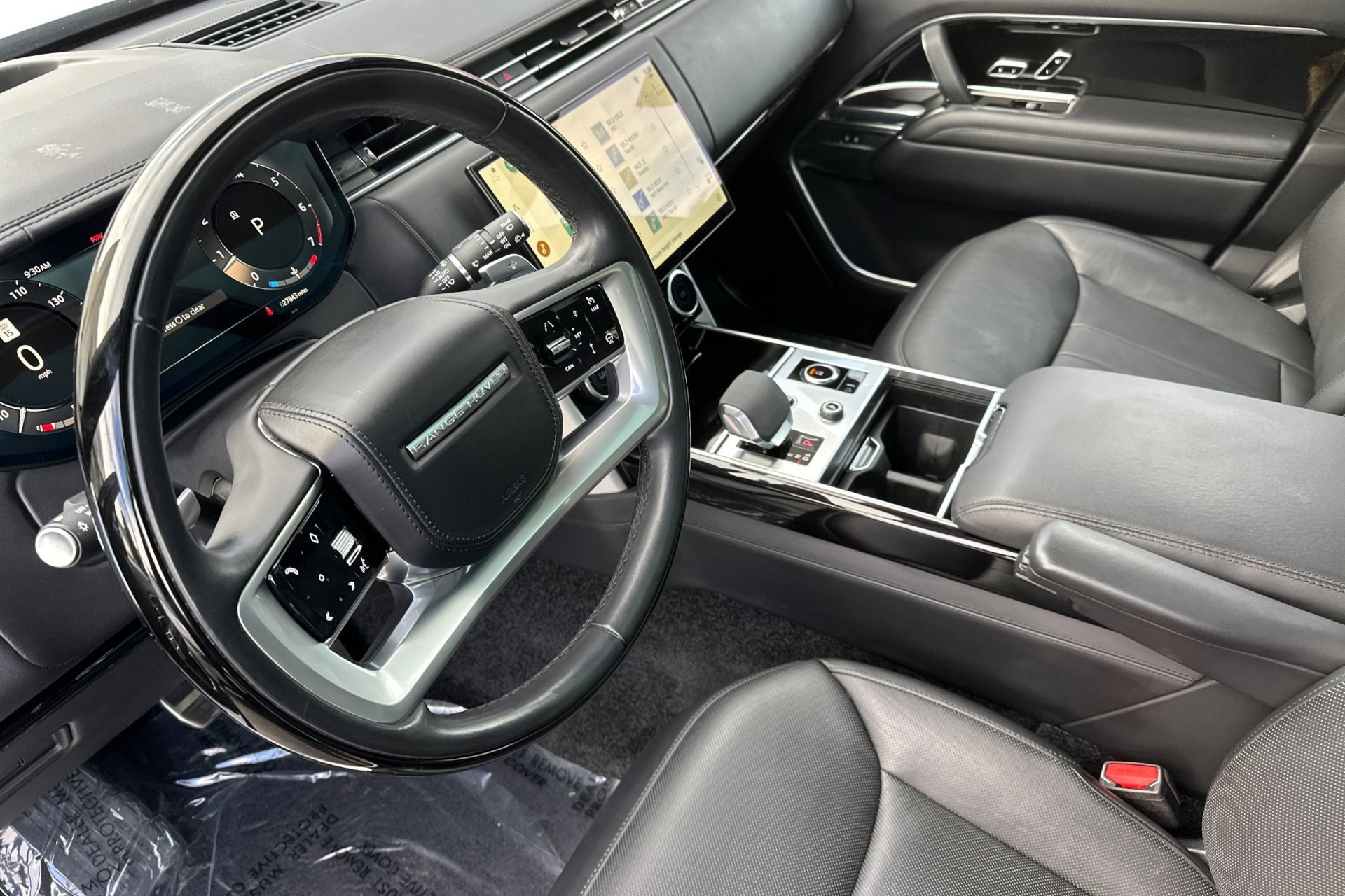 2023 Land Rover Range Rover SE photo 4