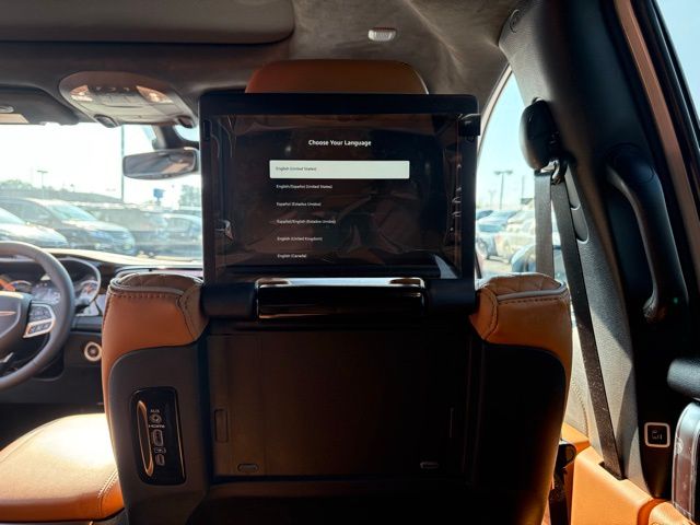 2023 Chrysler Pacifica Hybrid Pinnacle photo 28