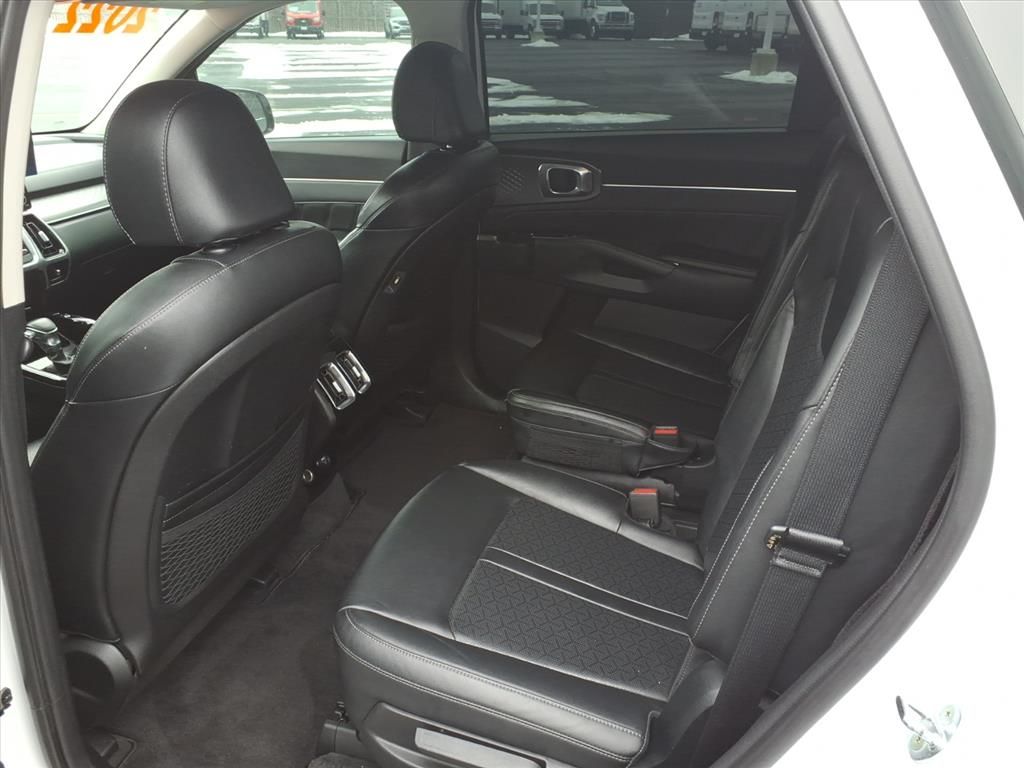 2022 KIA SORENTO - Image 29