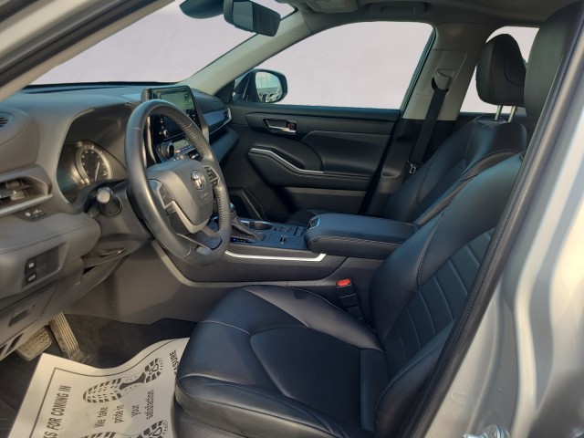 2022 Toyota Highlander XLE photo 9