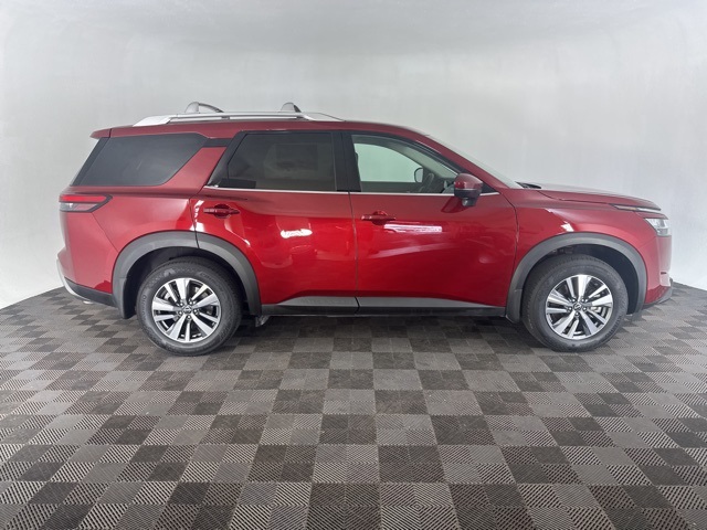 2024 Nissan Pathfinder SL photo 4