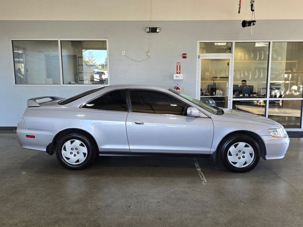 2001 Honda Accord LX photo 4