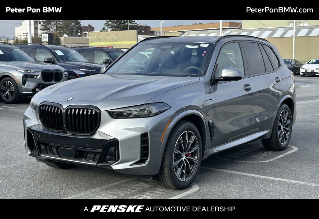 2026 BMW X5 50e's photo