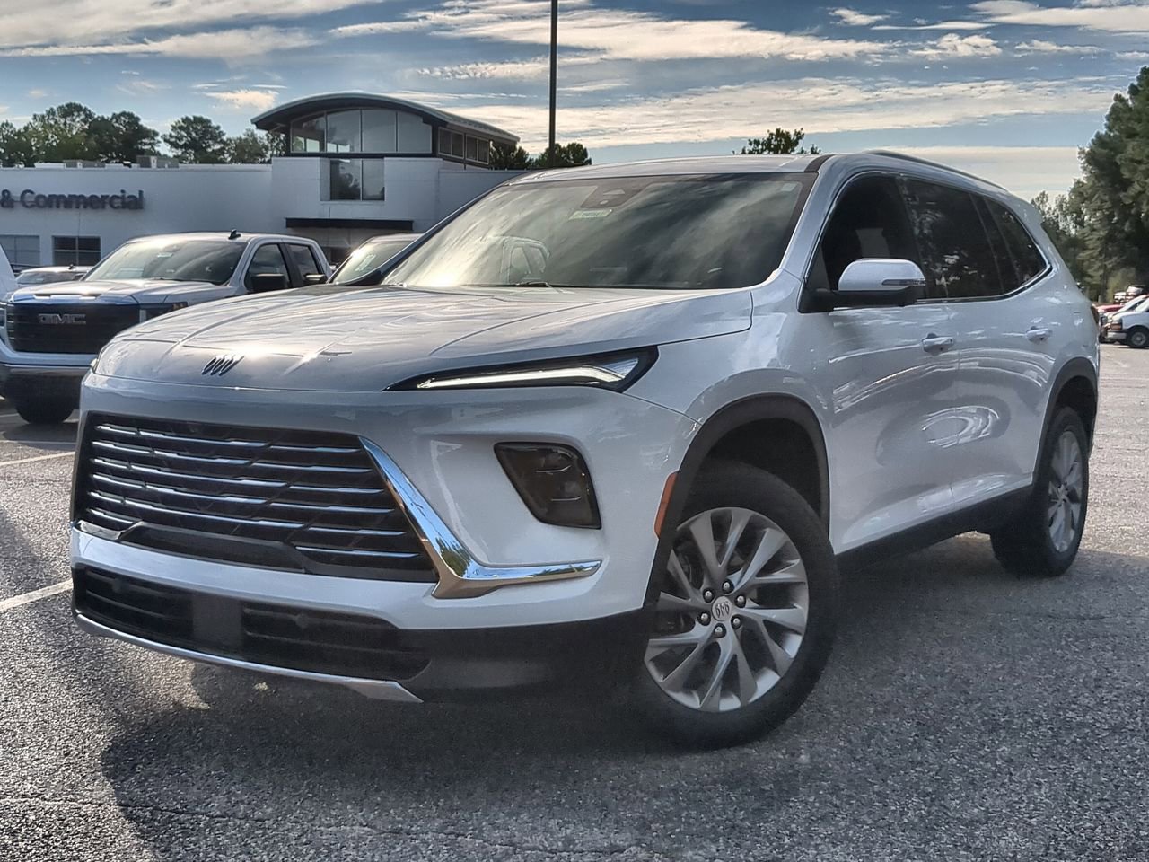 2025 Buick Enclave Preferred's photo