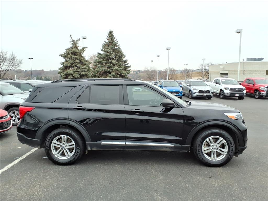 Used 2022 Ford Explorer XLT with VIN 1FMSK8DHXNGA45085 for sale in Burnsville, Minnesota