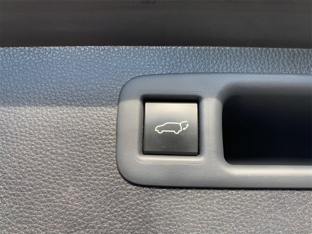 2021 Toyota Highlander Hybrid Limited photo 13