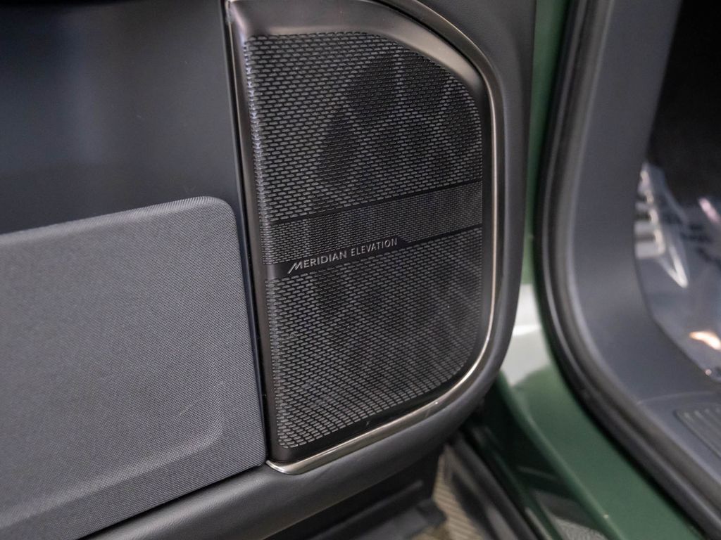 2022 Rivian R1S Launch Edition photo 13