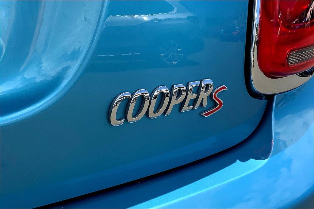 Image 8 of Pre-Owned 2019 MINI Cooper S Signature