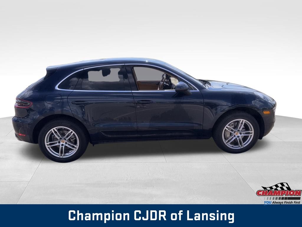 2015 Porsche Macan S photo 11
