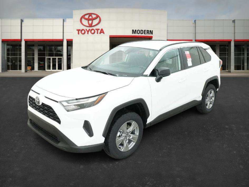 2025 Toyota RAV4 LE's photo
