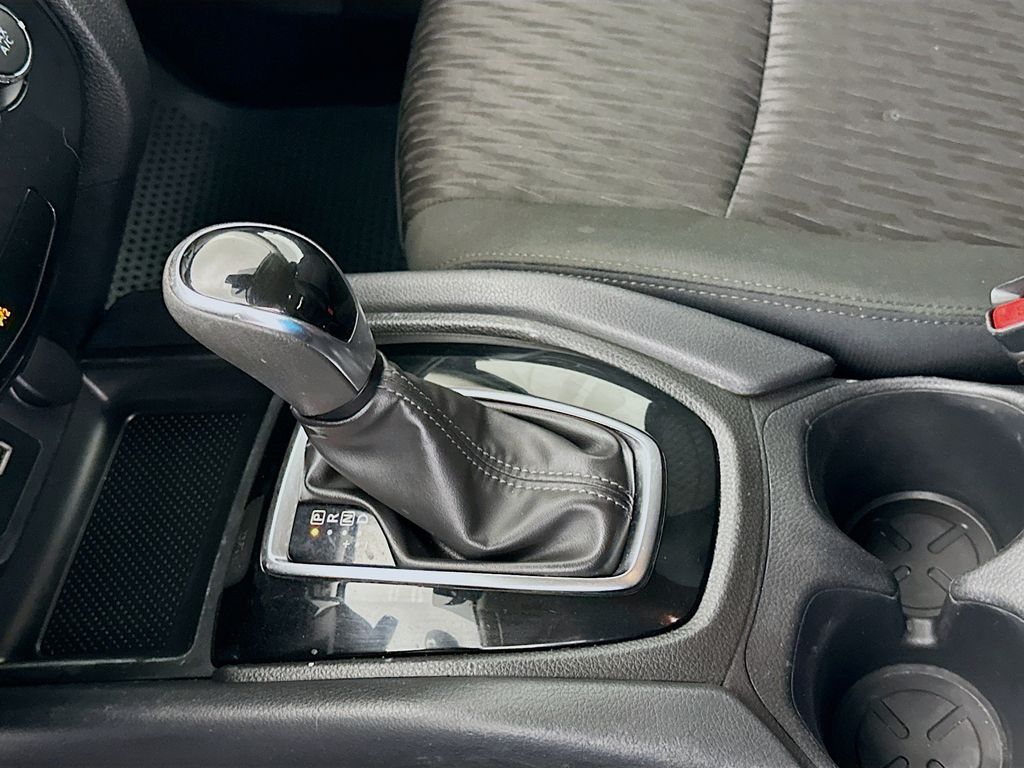 2020 Nissan Rogue S photo 16