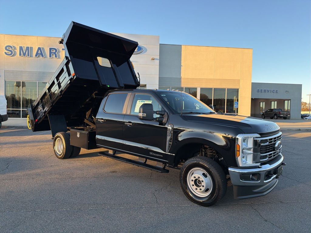 2026 Ford F-350 Super Duty Chassis Cab XL's photo