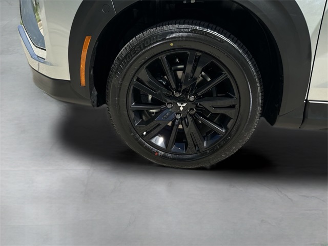 2024 Mitsubishi Eclipse Cross LE Ralliart photo 9