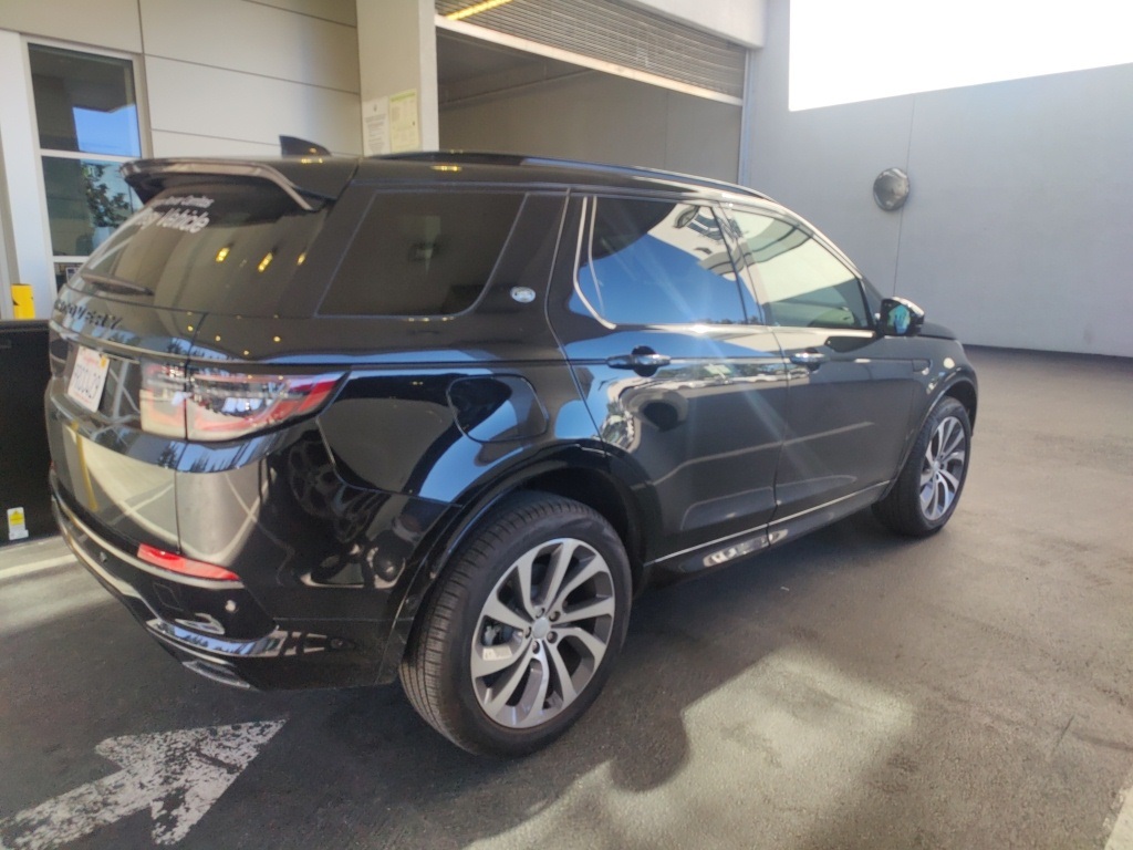 2024 Land Rover Discovery Sport SE photo 3