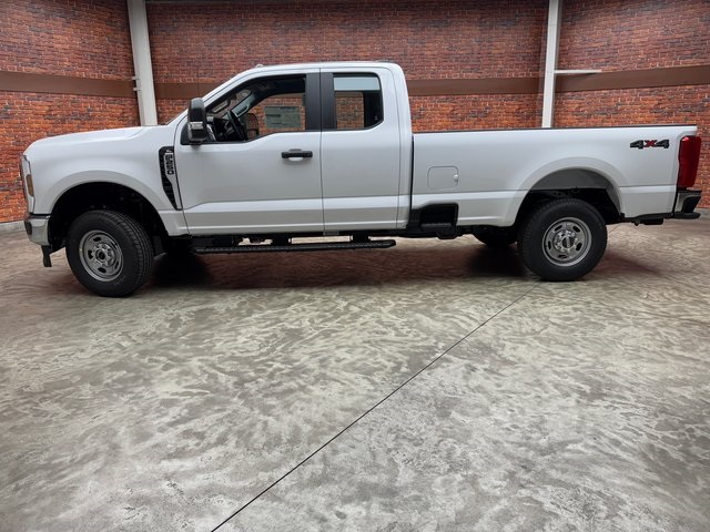 2025 Ford F-250 XL photo 2