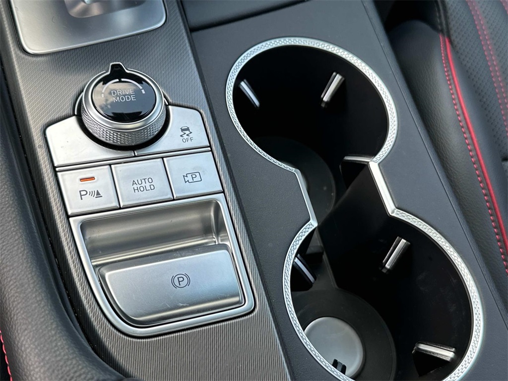 2025 Genesis G70 2.5T photo 22