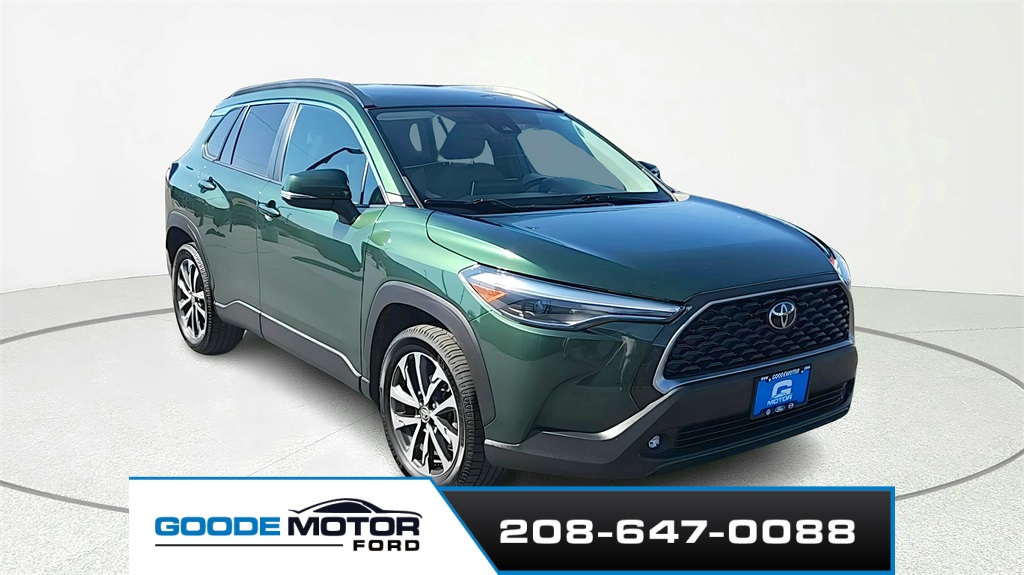 2022 Toyota Corolla Cross XLE photo 25