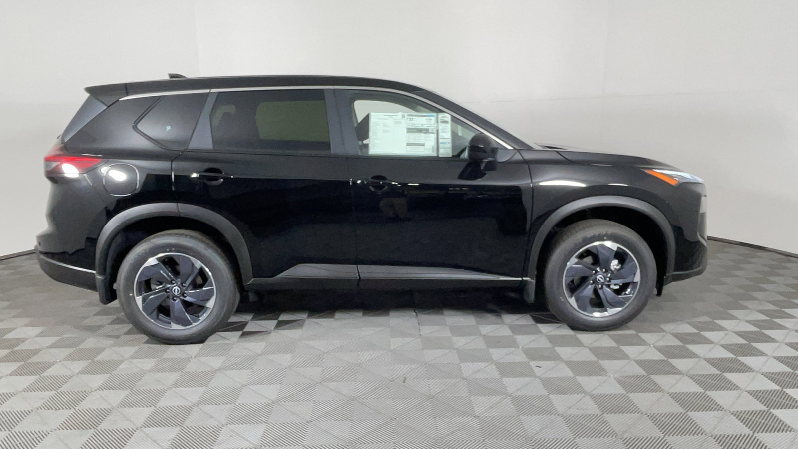 2025 Nissan Rogue SV photo 3