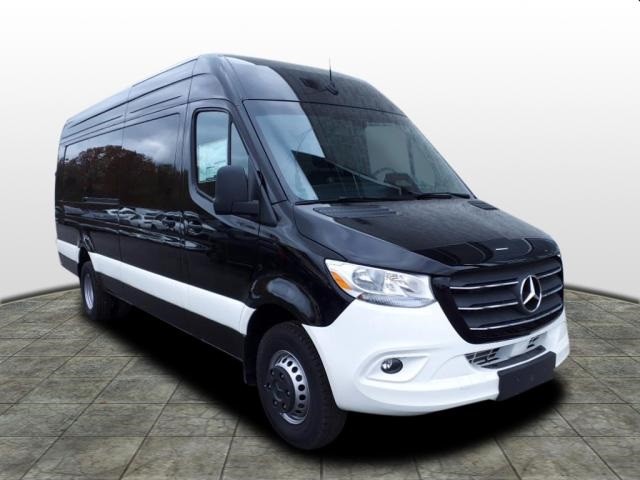 2025 Mercedes-Benz Sprinter 3500 Cargo 170 WB