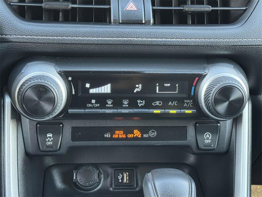 2024 Toyota RAV4 LE photo 2