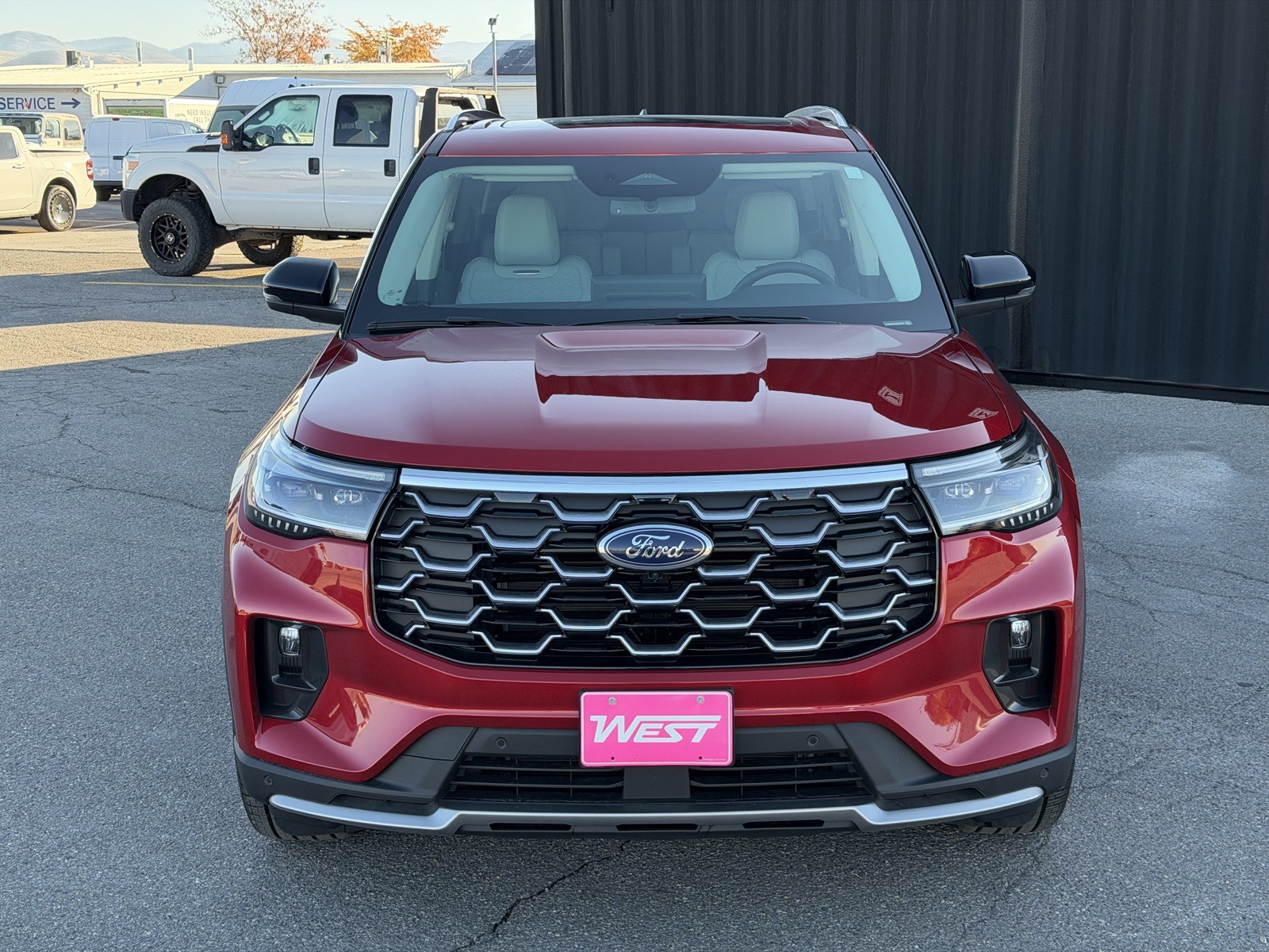 2025 Ford Explorer Platinum photo 2