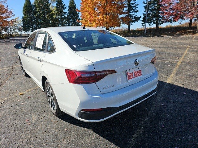 2024 Volkswagen Jetta S photo 3