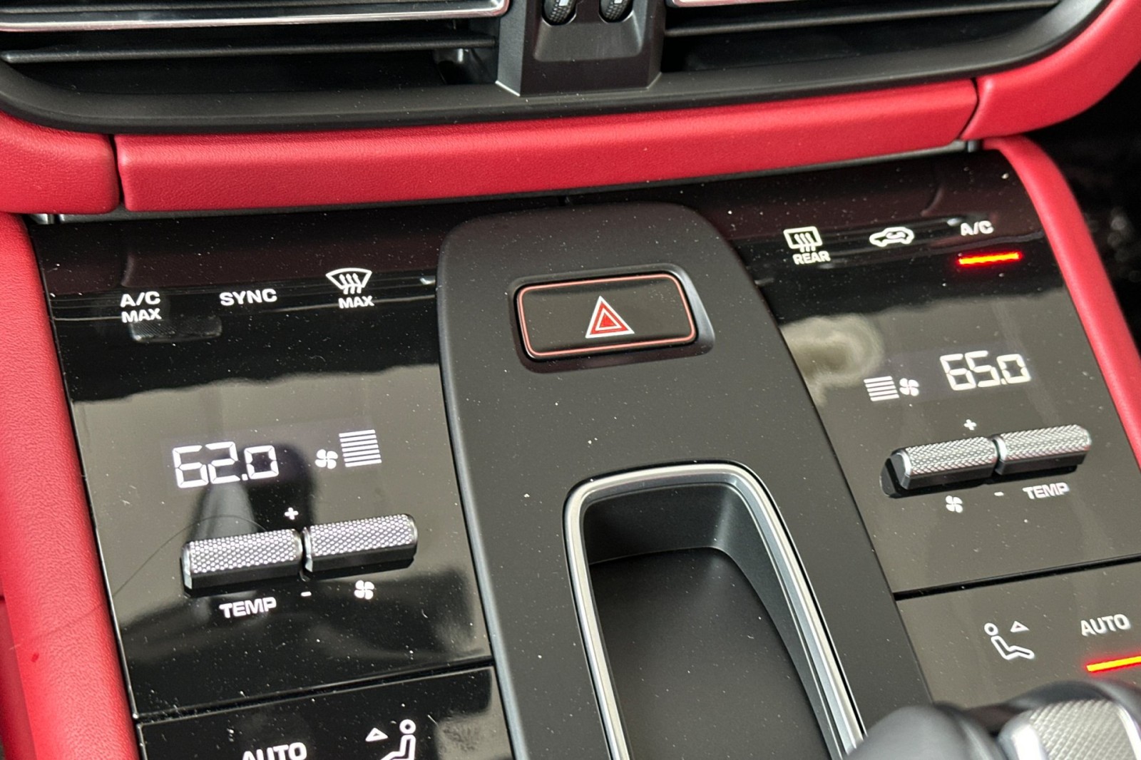 2025 Porsche Macan GTS photo 22
