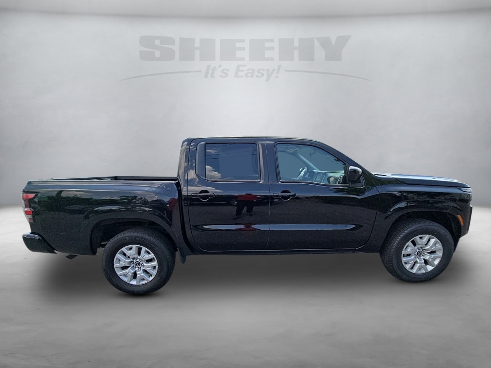 2023 Nissan Frontier SV photo 8