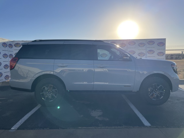 2025 Ford Expedition Tremor's photo
