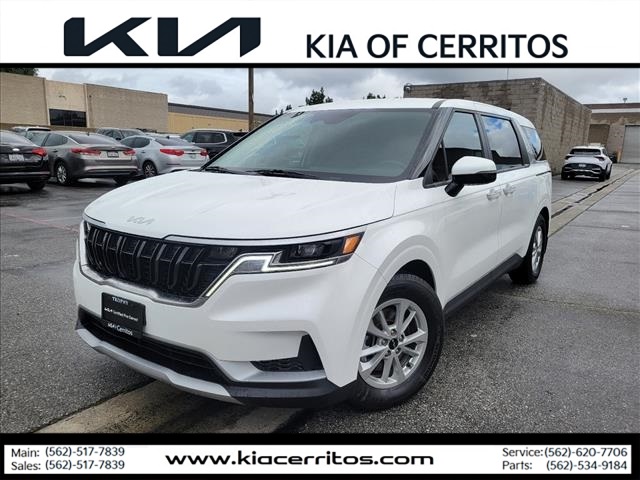 2024 Kia Carnival LX's photo