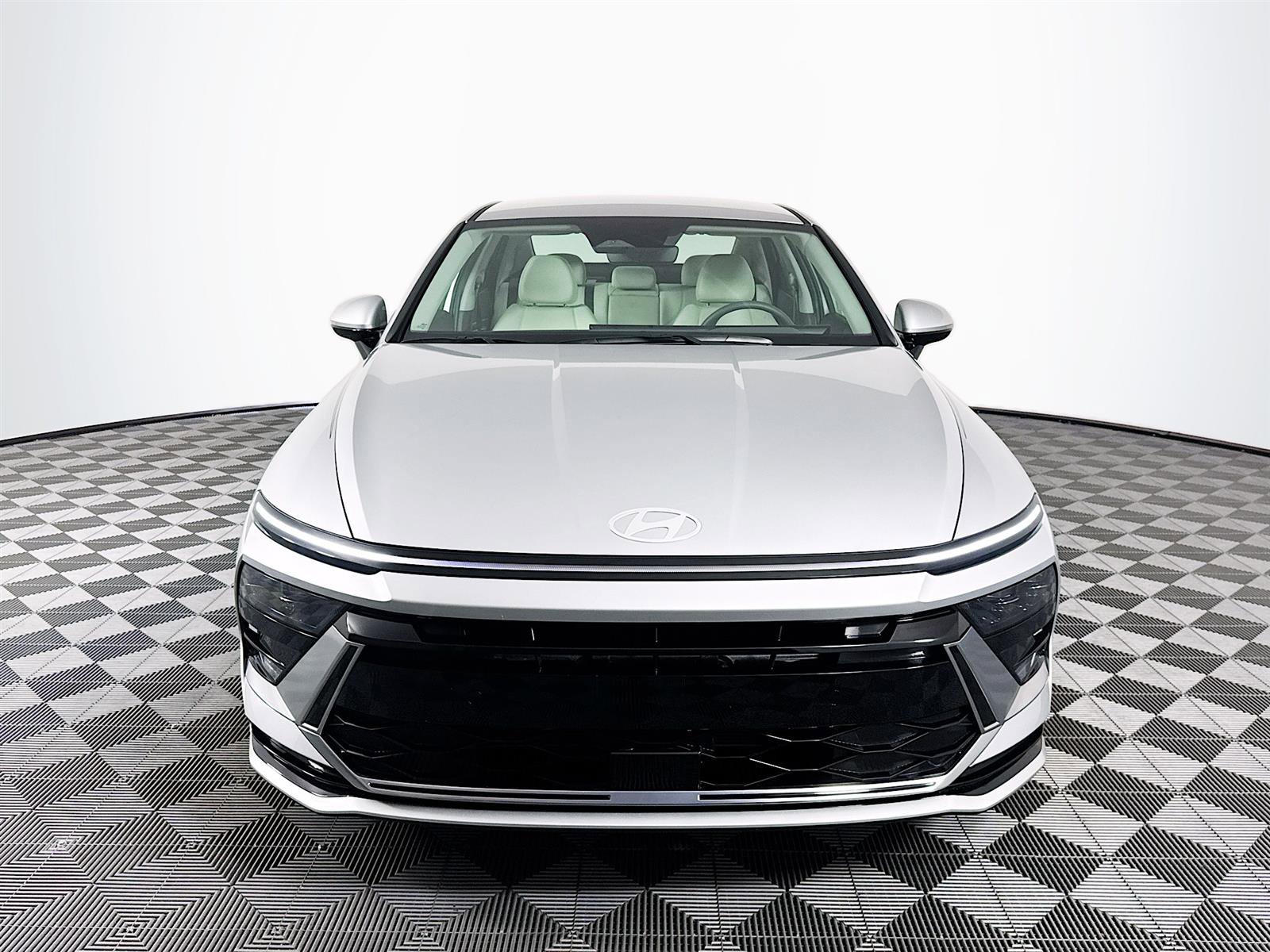 2024 Hyundai Sonata SEL photo 2