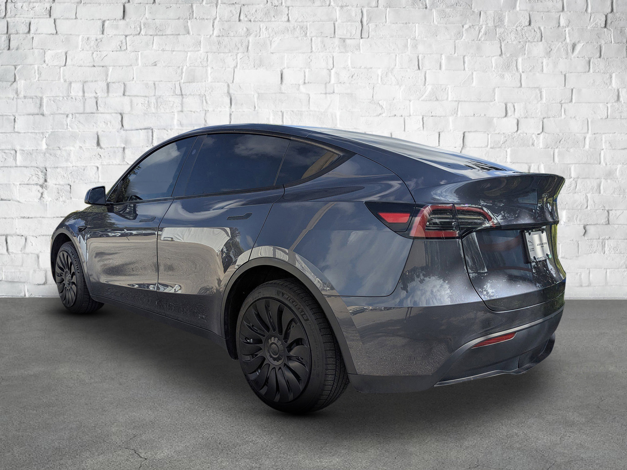 2023 Tesla Model Y Long Range photo 3