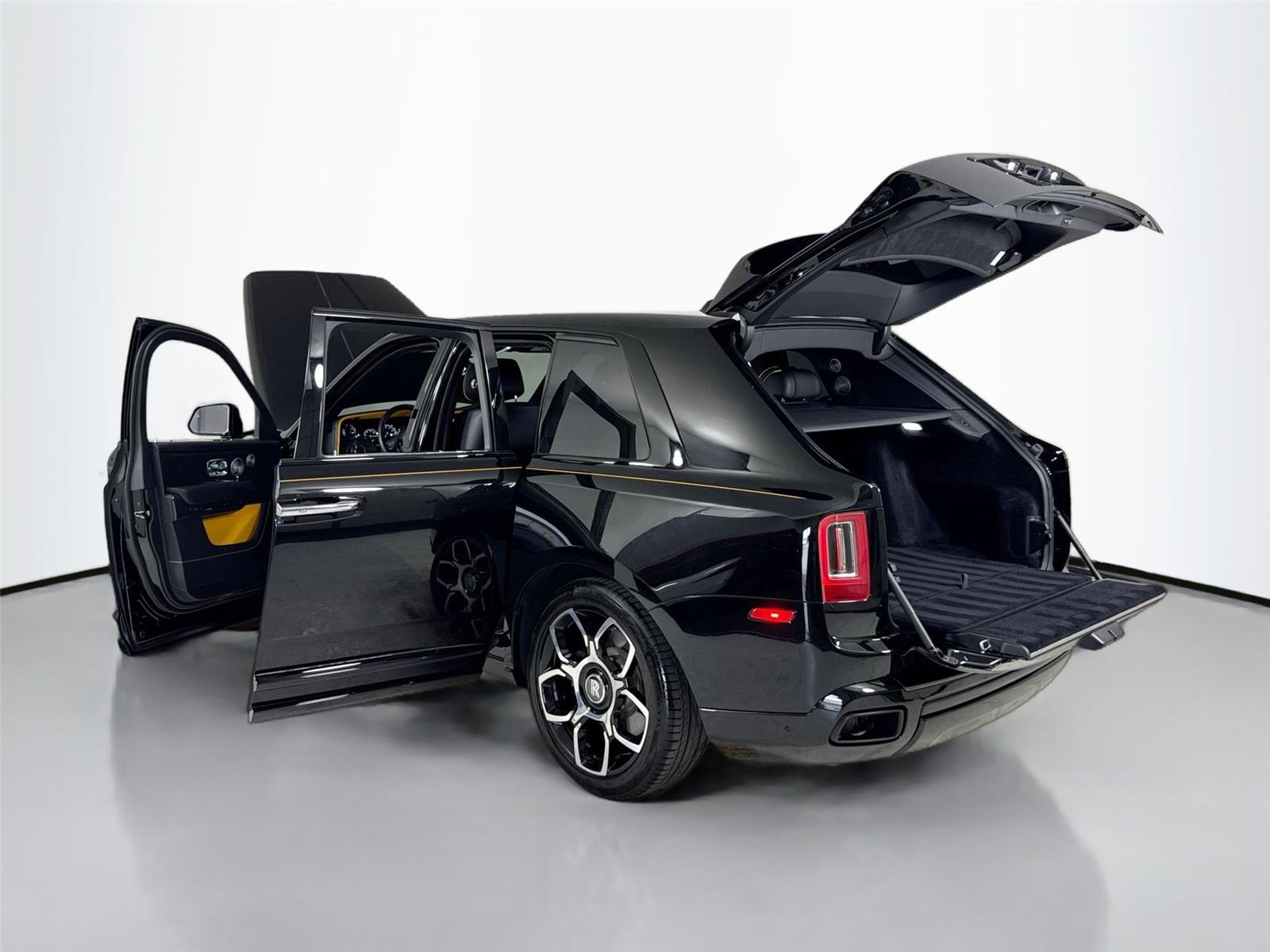 2023 Rolls Royce Cullinan Black Badge photo 43