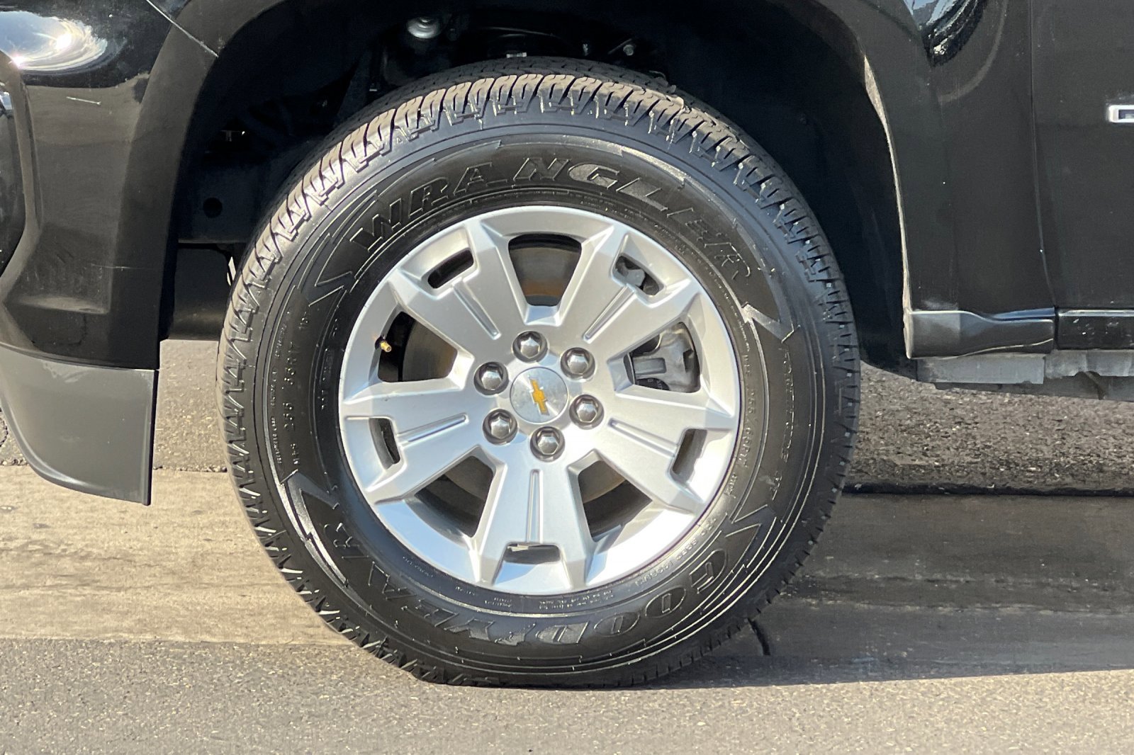 2022 Chevrolet Colorado LT photo 23