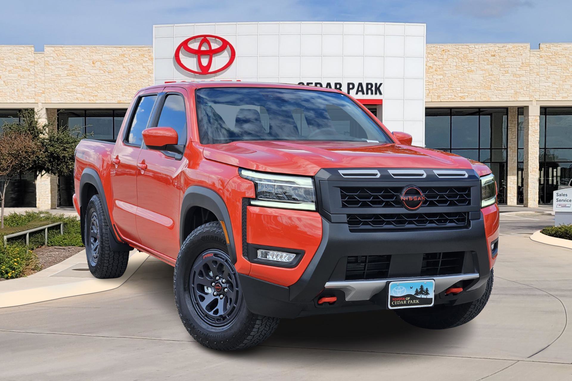 2025 Nissan Frontier PRO-X's photo