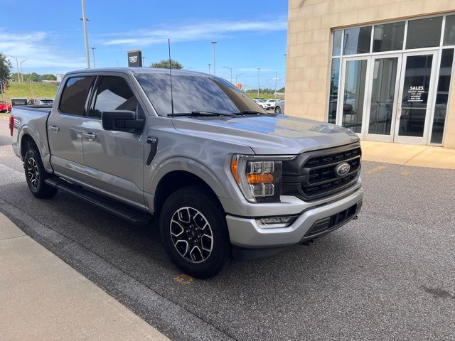 2022 Ford F-150 XLT photo 2