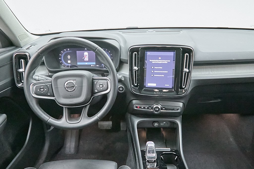 2024 VOLVO XC40 - Image 19