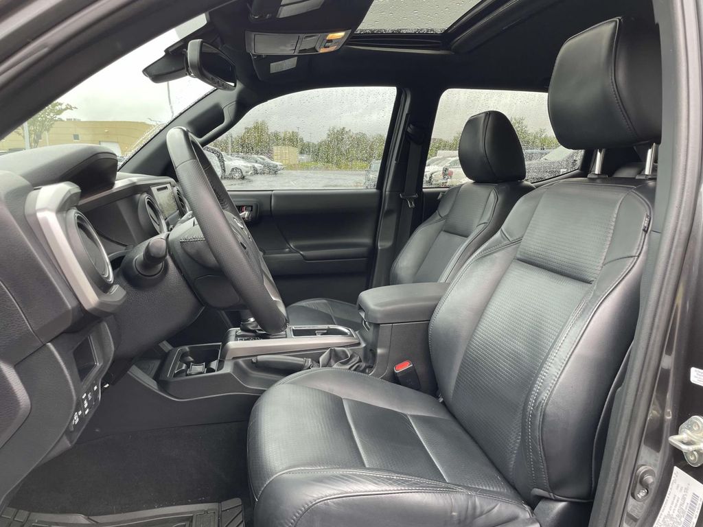 2018 Toyota Tacoma Limited photo 8