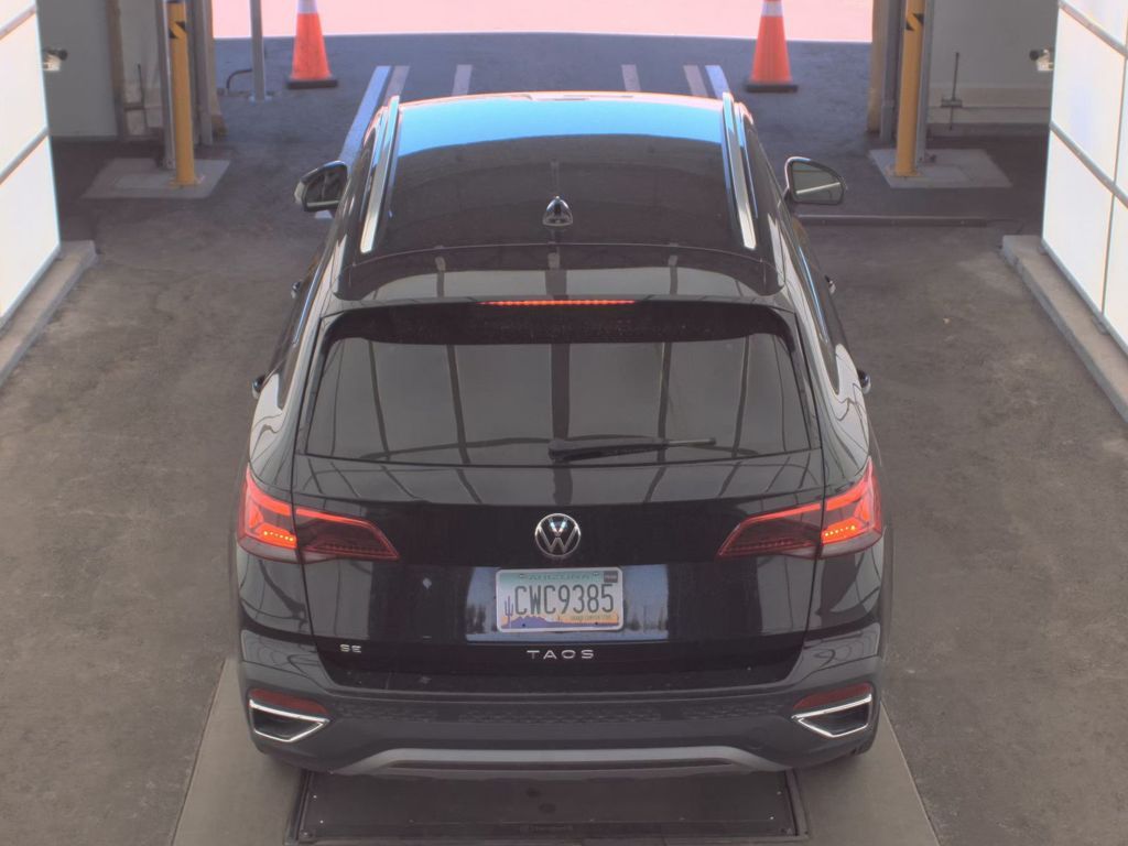 2024 Volkswagen Taos SE photo 9