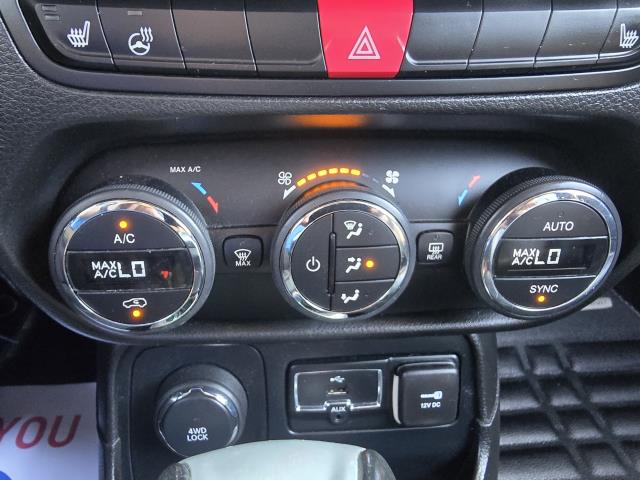 2016 Jeep Renegade Limited photo 21
