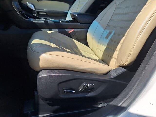 2015 Ford Edge SEL photo 7