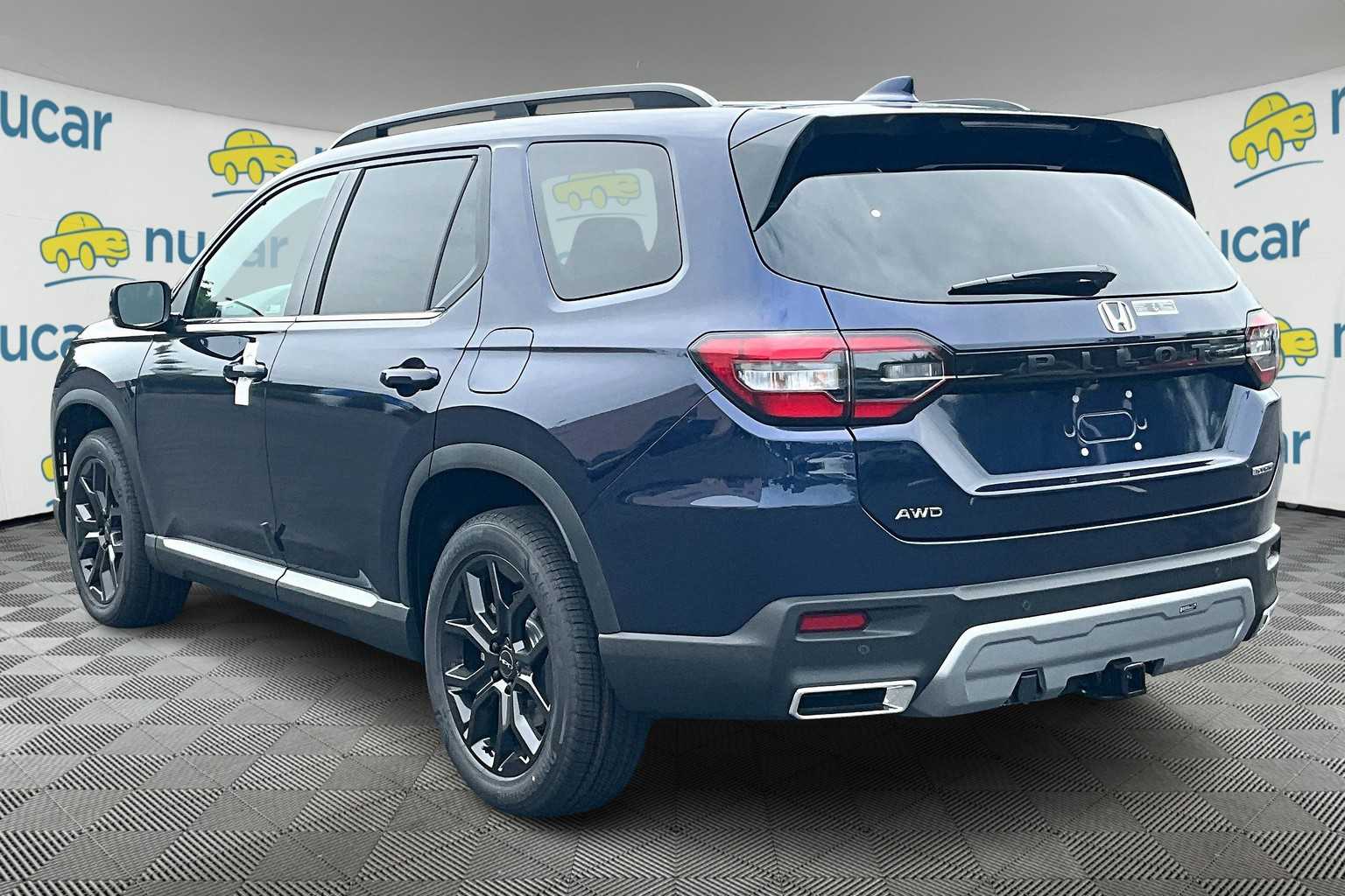 2025 Honda Pilot Touring photo 3