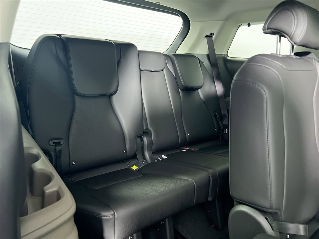 2025 Kia Carnival EX photo 26
